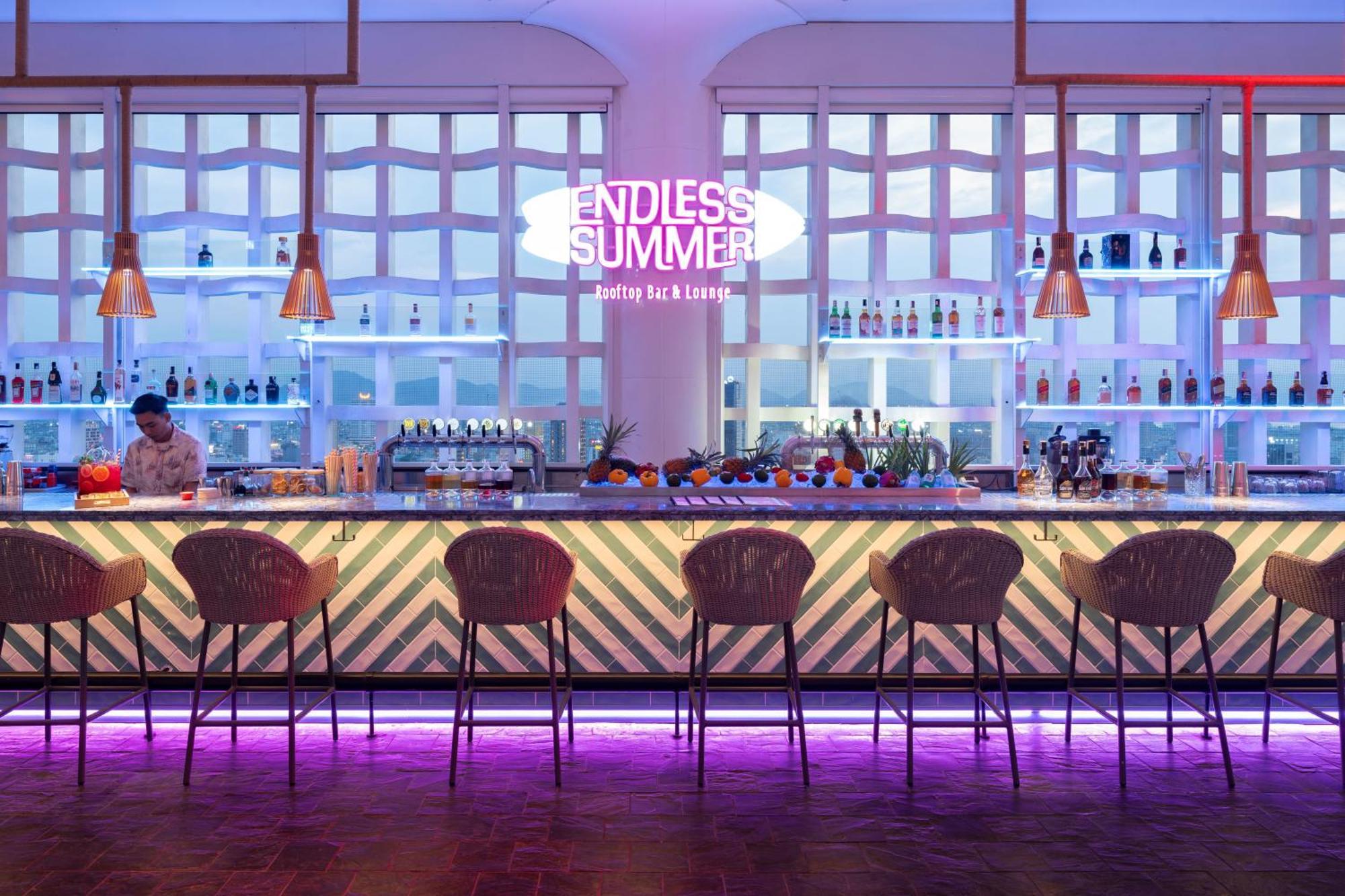 Wink Icon Hotel Danang Riverside - Luxury Suites - 24Hrs Stay & Rooftop Pool Bar Eksteriør billede