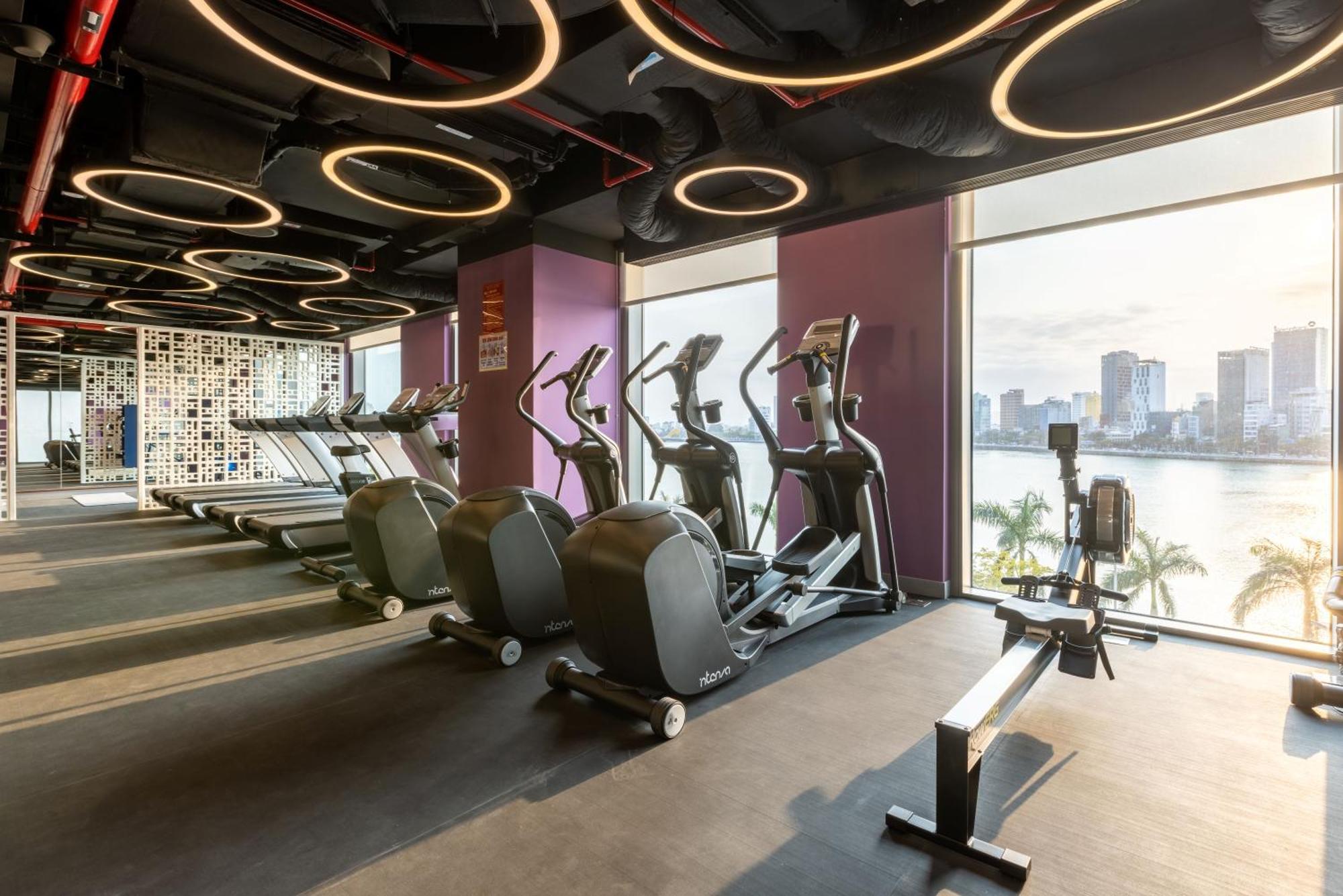 Wink Icon Hotel Danang Riverside - Luxury Suites - 24Hrs Stay & Rooftop Pool Bar Eksteriør billede