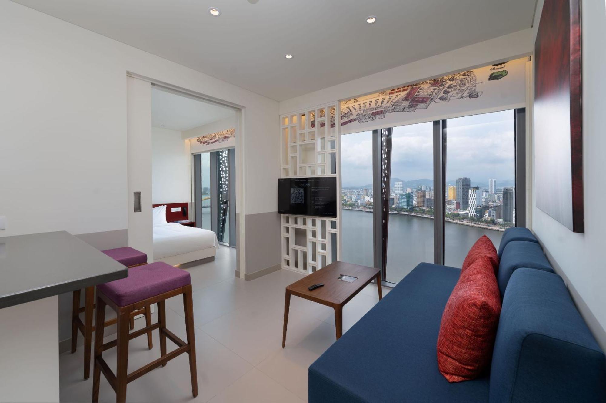 Wink Icon Hotel Danang Riverside - Luxury Suites - 24Hrs Stay & Rooftop Pool Bar Eksteriør billede
