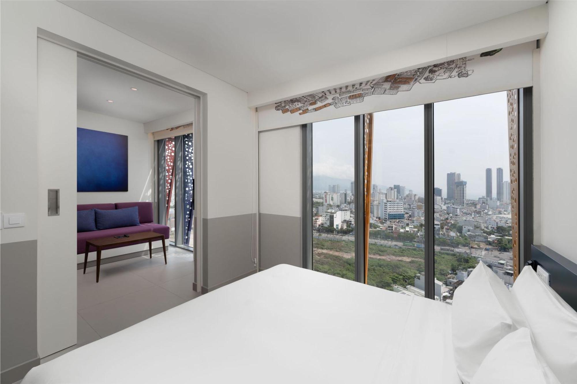 Wink Icon Hotel Danang Riverside - Luxury Suites - 24Hrs Stay & Rooftop Pool Bar Eksteriør billede