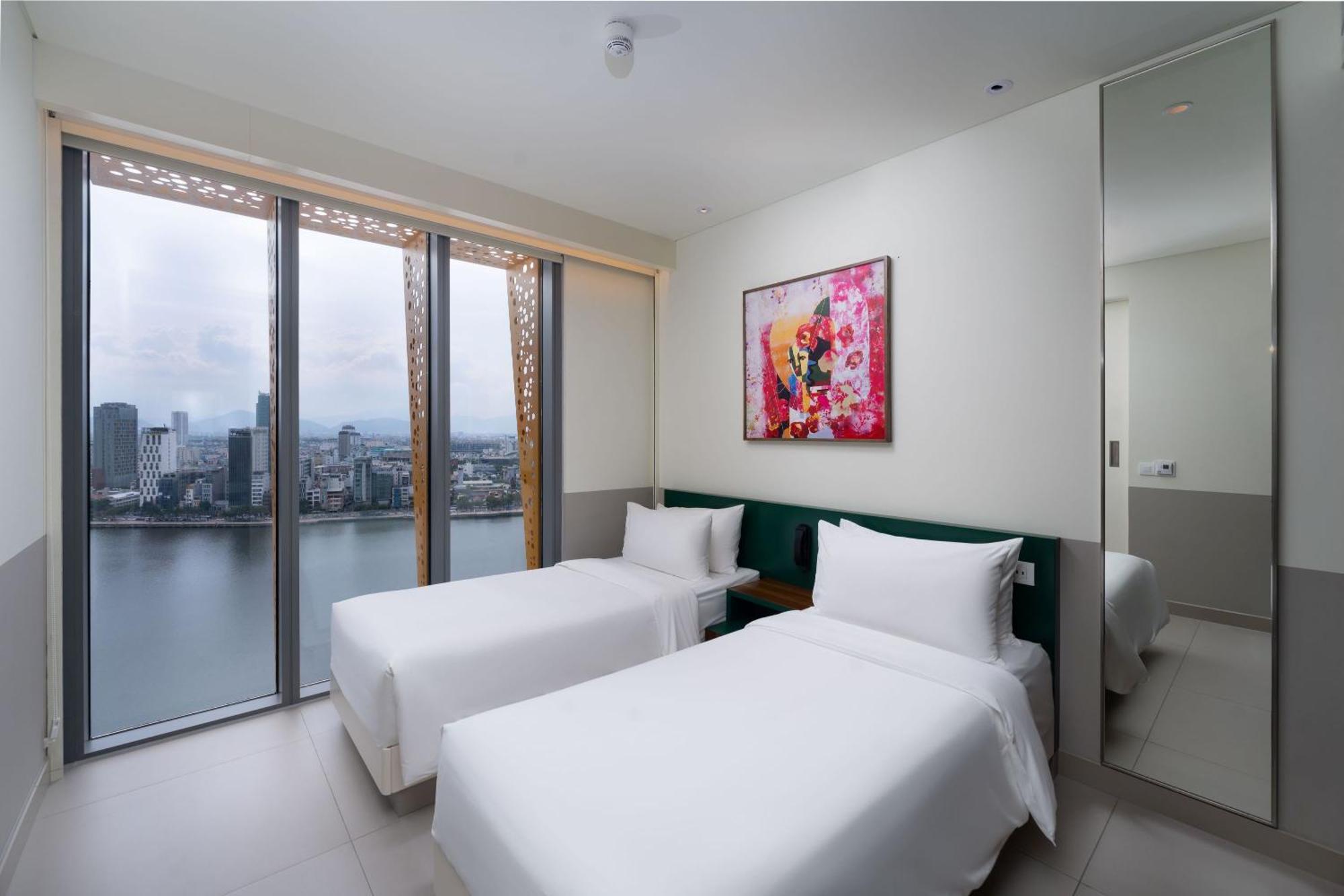 Wink Icon Hotel Danang Riverside - Luxury Suites - 24Hrs Stay & Rooftop Pool Bar Eksteriør billede