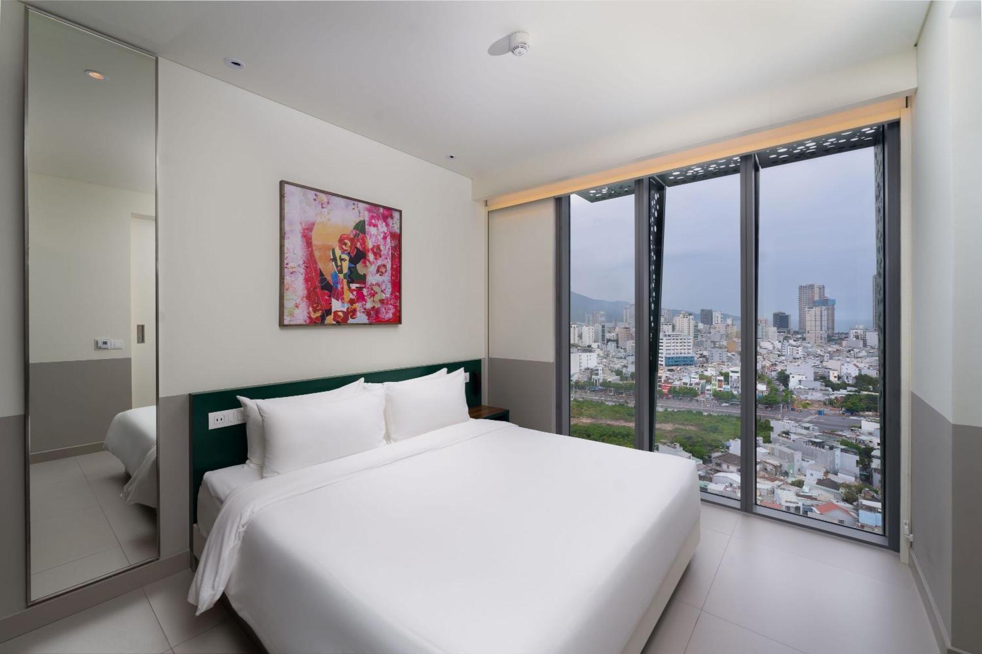 Wink Icon Hotel Danang Riverside - Luxury Suites - 24Hrs Stay & Rooftop Pool Bar Eksteriør billede