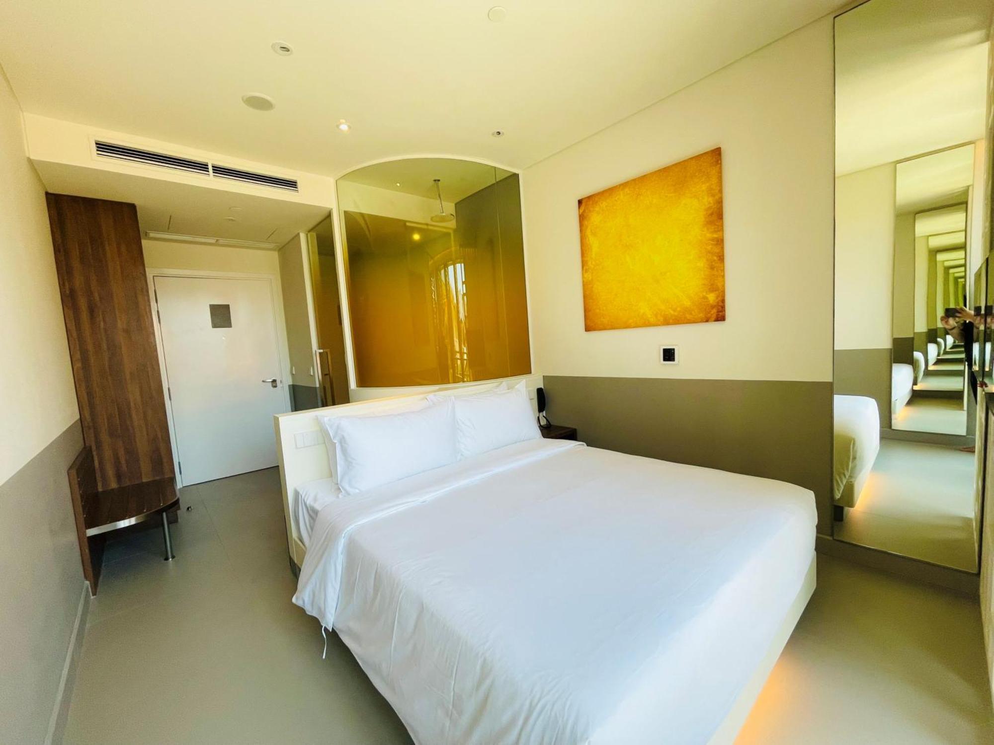 Wink Icon Hotel Danang Riverside - Luxury Suites - 24Hrs Stay & Rooftop Pool Bar Eksteriør billede