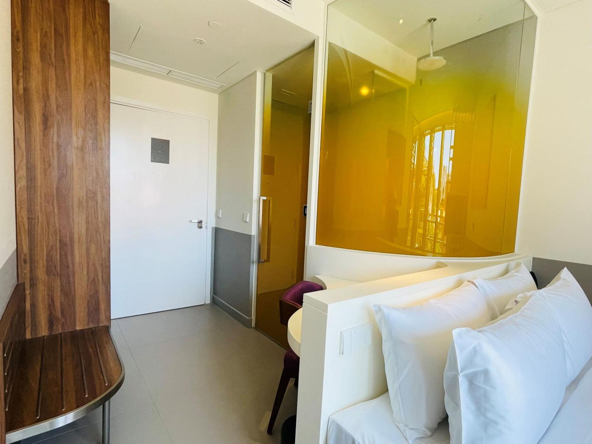 Wink Icon Hotel Danang Riverside - Luxury Suites - 24Hrs Stay & Rooftop Pool Bar Værelse billede